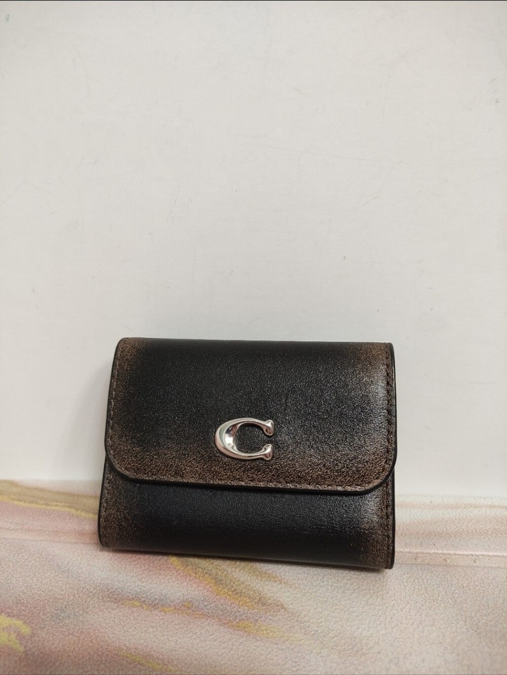 Coach CBO88 Essential Card Holder Wallet in Loved Leather Silver/Black Brown